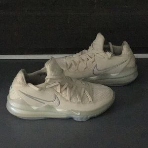 Nike Lebron XVII Low Easter Light Cream